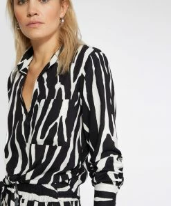 Sanctuary Clothing Girlfriend Tie Shirt Brushwork Sets