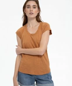 Sanctuary Clothing Traveler Twist Tee Lion