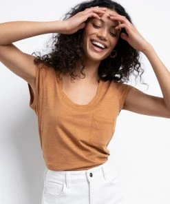 Sanctuary Clothing Traveler Twist Tee Lion